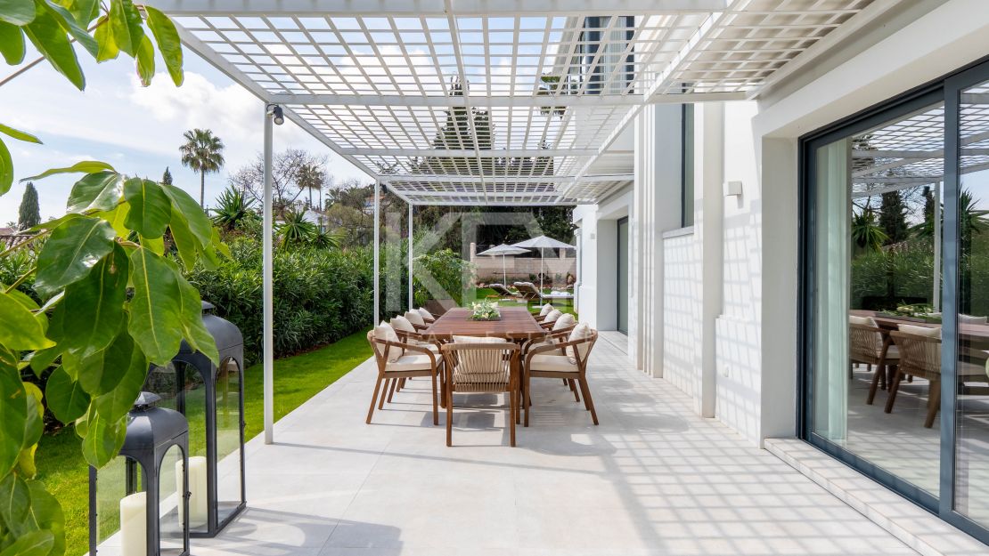 Villa mediterránea moderna con vistas al mar en Nueva Andalucía, Marbella