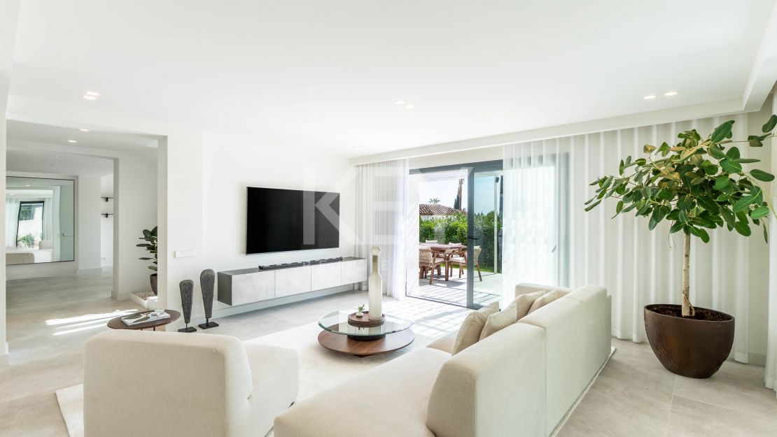 Villa mediterránea moderna con vistas al mar en Nueva Andalucía, Marbella