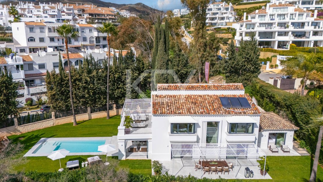 Villa mediterránea moderna con vistas al mar en Nueva Andalucía, Marbella