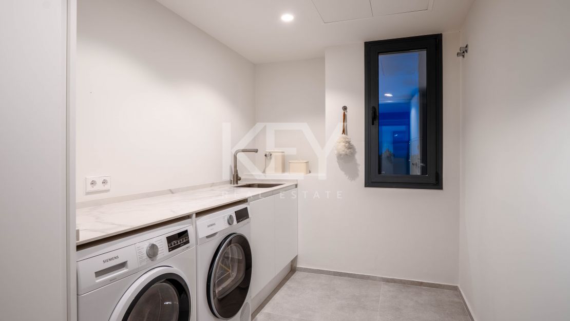 Villa mediterránea moderna con vistas al mar en Nueva Andalucía, Marbella