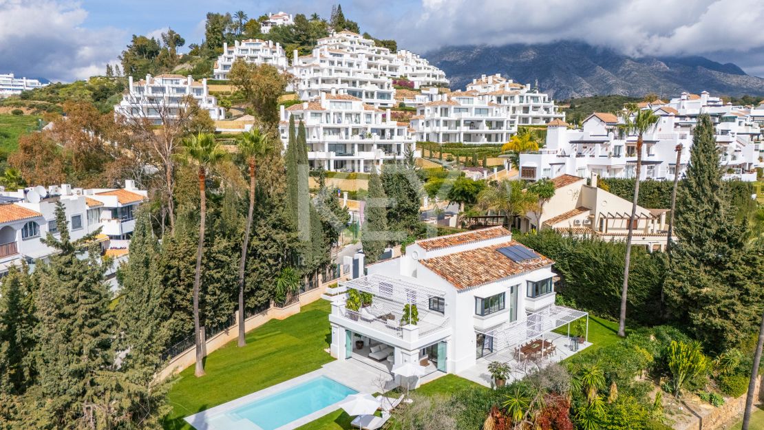 Villa mediterránea moderna con vistas al mar en Nueva Andalucía, Marbella