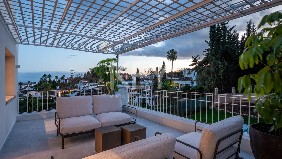 Villa mediterránea moderna con vistas al mar en Nueva Andalucía, Marbella