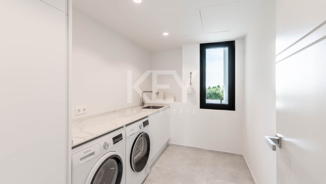 Villa mediterránea moderna con vistas al mar en Nueva Andalucía, Marbella