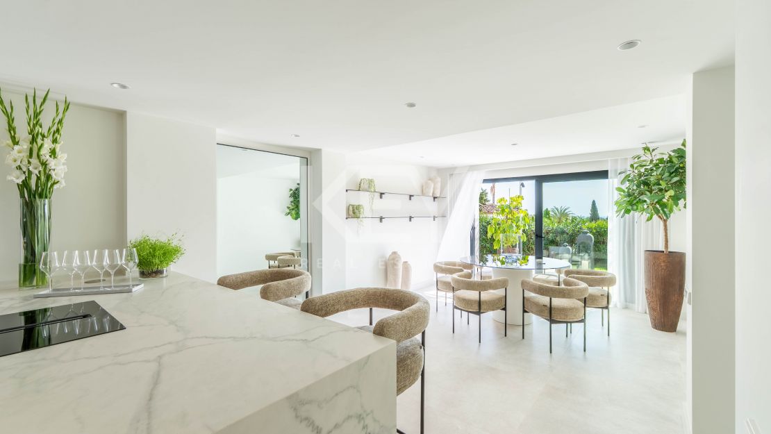 Villa mediterránea moderna con vistas al mar en Nueva Andalucía, Marbella