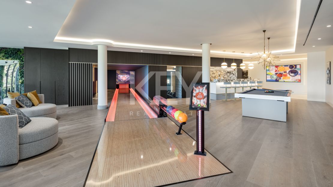 Iconic ultra-luxury Villa with panoramic sea views in La Zagaleta, Benahavís