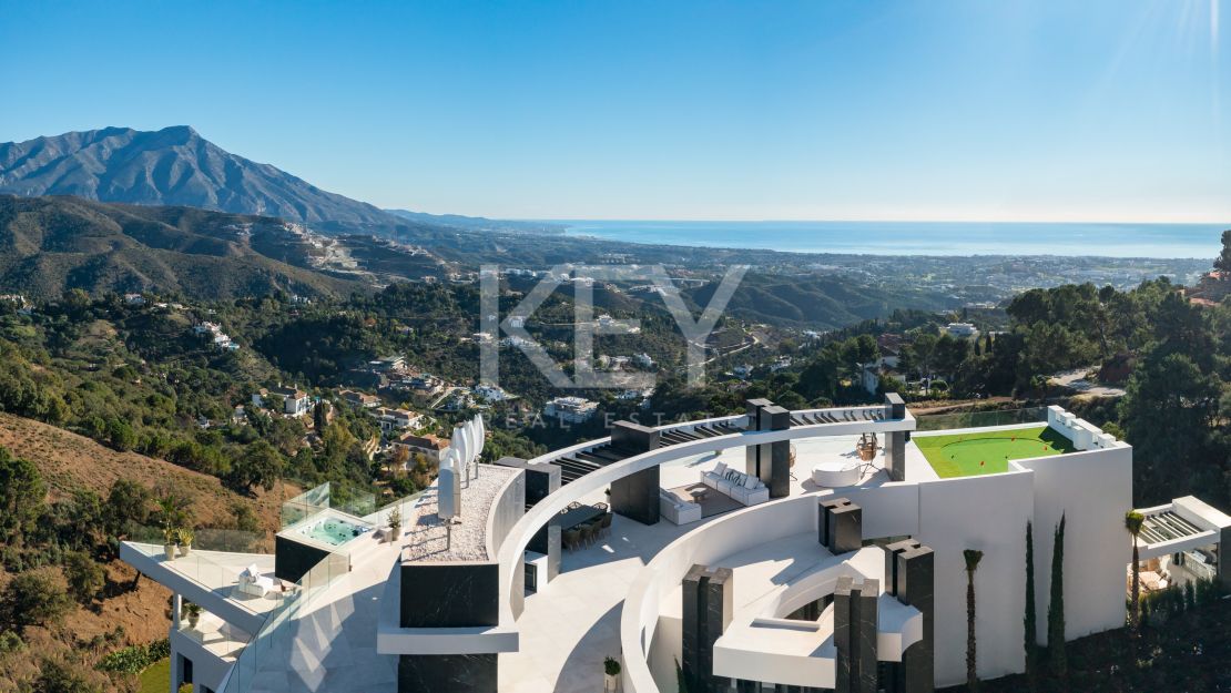 Iconic ultra-luxury Villa with panoramic sea views in La Zagaleta, Benahavís