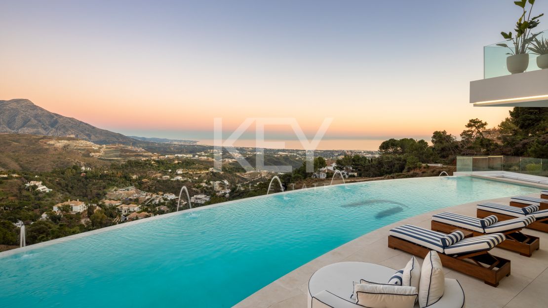 Iconic ultra-luxury Villa with panoramic sea views in La Zagaleta, Benahavís