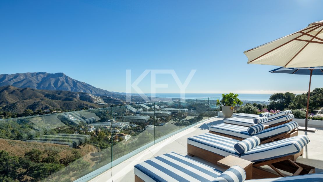 Iconic ultra-luxury Villa with panoramic sea views in La Zagaleta, Benahavís