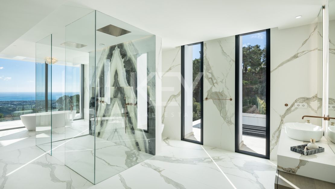 Iconic ultra-luxury Villa with panoramic sea views in La Zagaleta, Benahavís