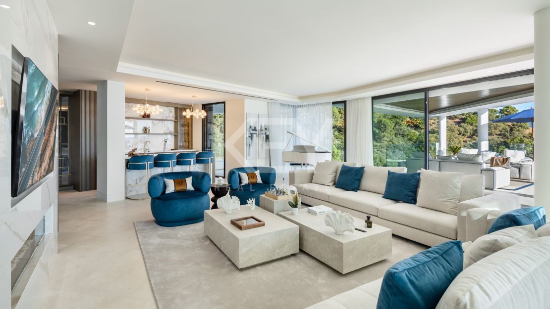 Iconic ultra-luxury Villa with panoramic sea views in La Zagaleta, Benahavís