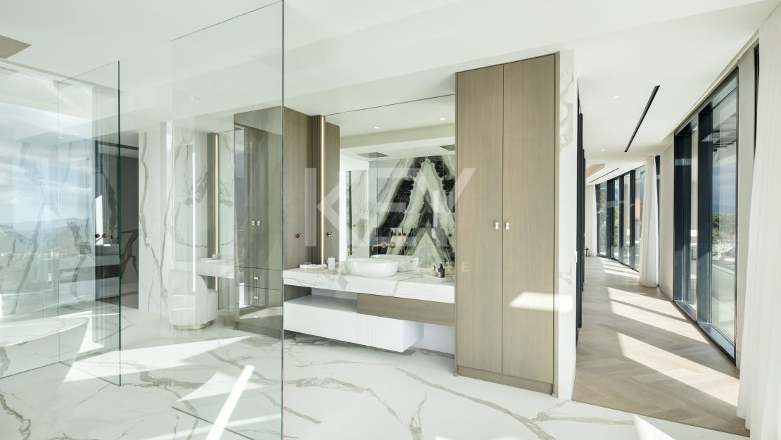 Iconic ultra-luxury Villa with panoramic sea views in La Zagaleta, Benahavís