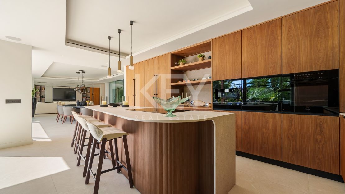 Newly renovated luxury Villa in Hacienda Las Chapas, Marbella East