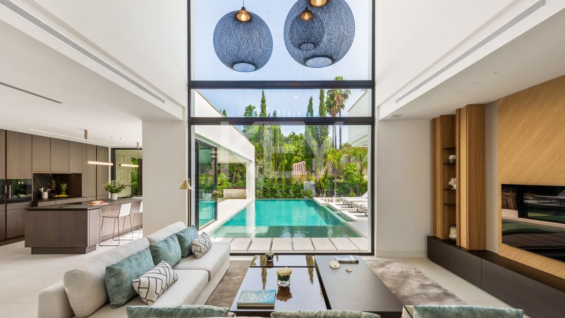 Contemporary Villa – a private retreat with luxury amenities in Las Brisas, Nueva Andalucía