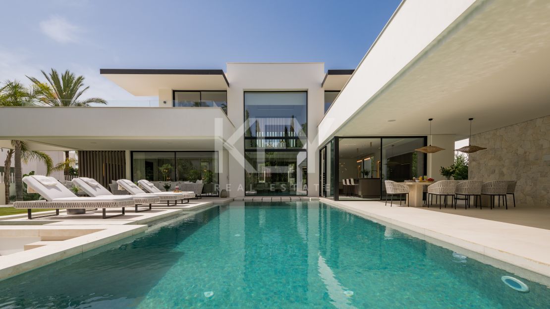 Contemporary Villa – a private retreat with luxury amenities in Las Brisas, Nueva Andalucía