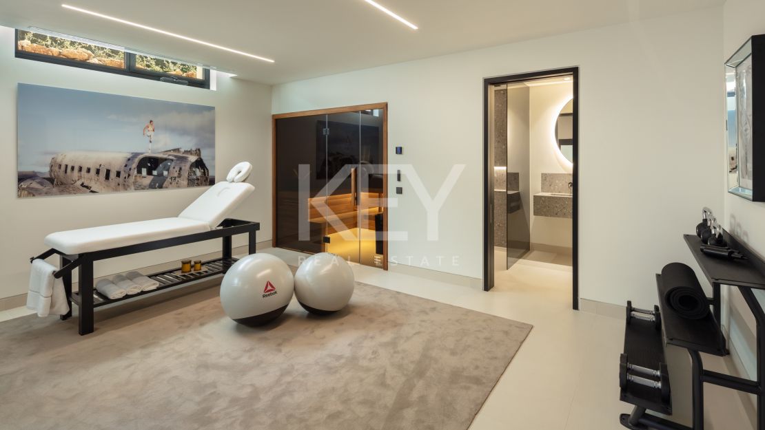 Contemporary Villa – a private retreat with luxury amenities in Las Brisas, Nueva Andalucía