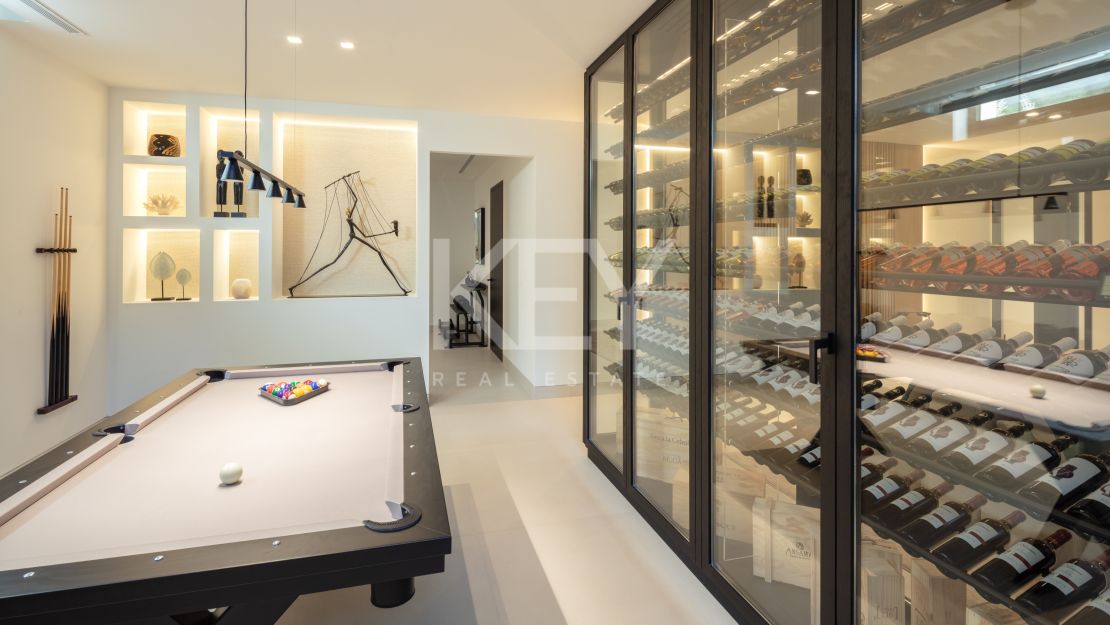 Contemporary Villa – a private retreat with luxury amenities in Las Brisas, Nueva Andalucía