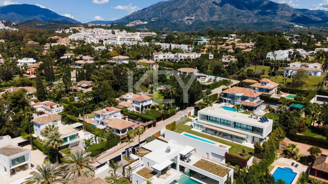 Contemporary Villa – a private retreat with luxury amenities in Las Brisas, Nueva Andalucía