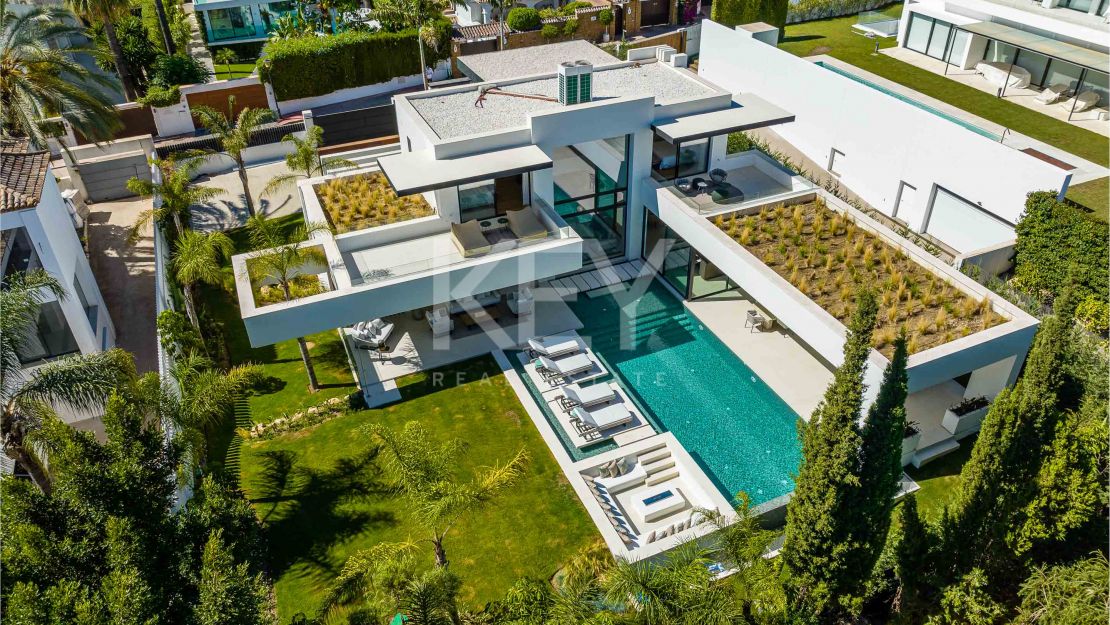 Contemporary Villa – a private retreat with luxury amenities in Las Brisas, Nueva Andalucía