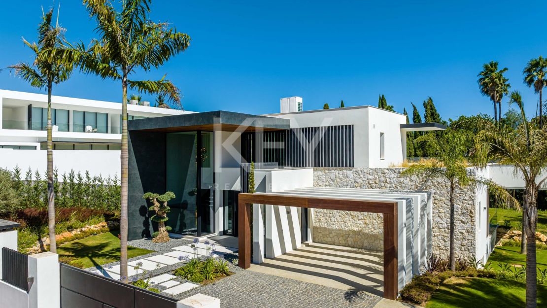 Contemporary Villa – a private retreat with luxury amenities in Las Brisas, Nueva Andalucía