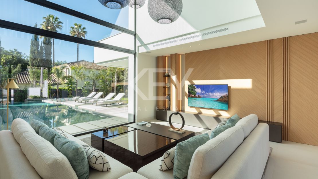 Contemporary Villa – a private retreat with luxury amenities in Las Brisas, Nueva Andalucía