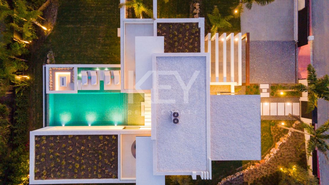 Contemporary Villa – a private retreat with luxury amenities in Las Brisas, Nueva Andalucía