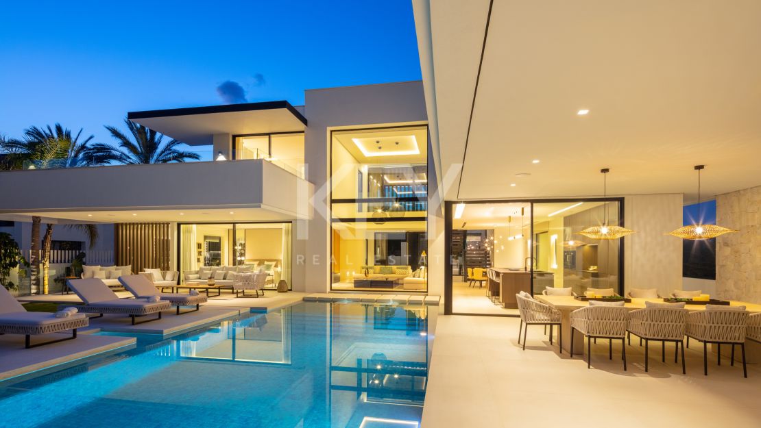 Contemporary Villa – a private retreat with luxury amenities in Las Brisas, Nueva Andalucía