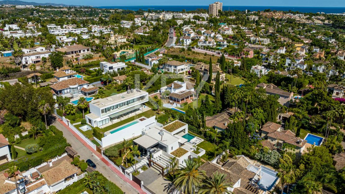 Contemporary Villa – a private retreat with luxury amenities in Las Brisas, Nueva Andalucía