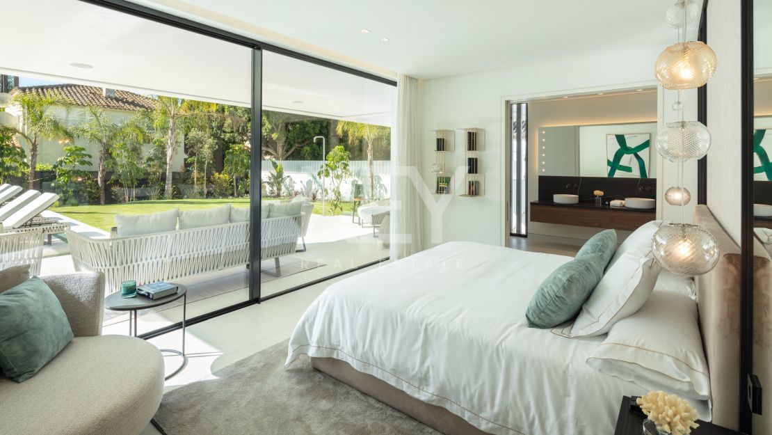 Contemporary Villa – a private retreat with luxury amenities in Las Brisas, Nueva Andalucía