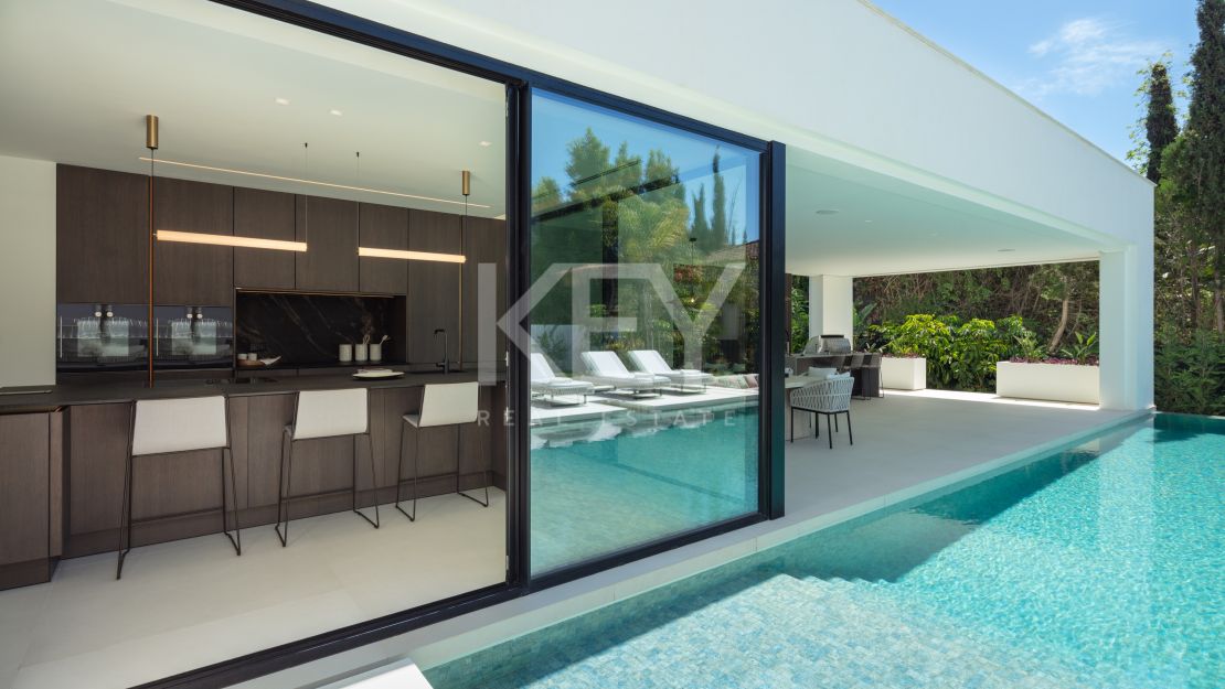 Contemporary Villa – a private retreat with luxury amenities in Las Brisas, Nueva Andalucía