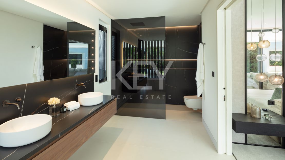 Contemporary Villa – a private retreat with luxury amenities in Las Brisas, Nueva Andalucía