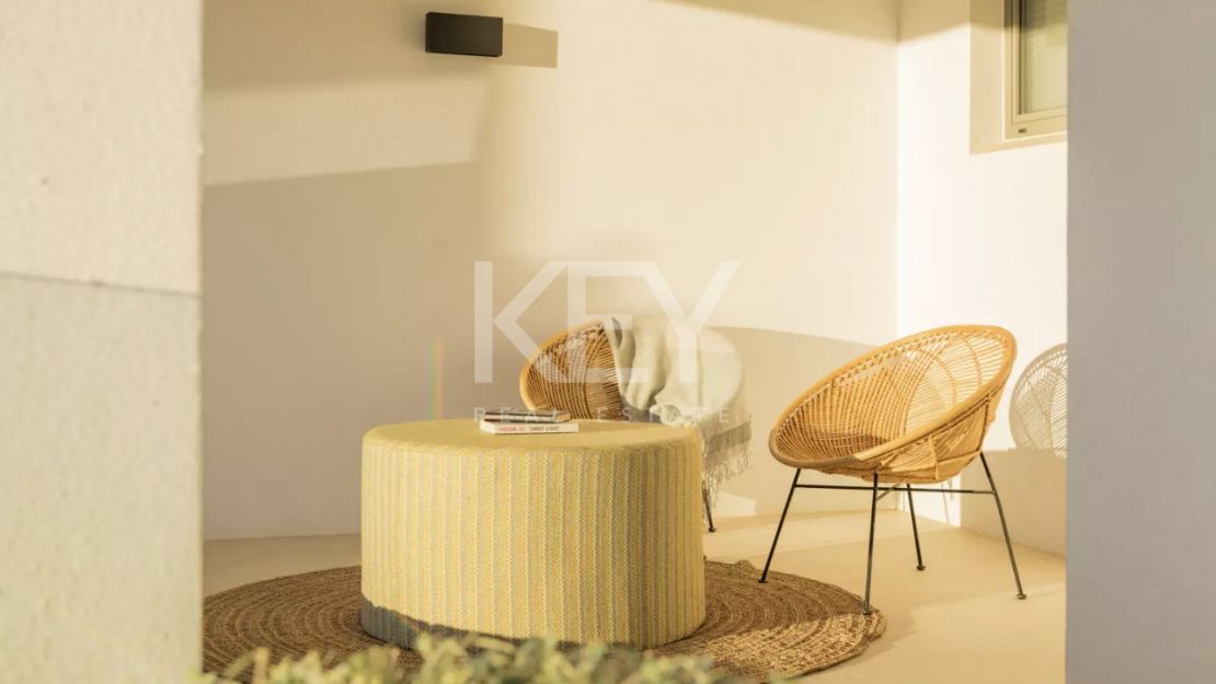 Villa de lujo con vistas panorámicas y comodidades exclusivas en Los Flamingos, Marbella