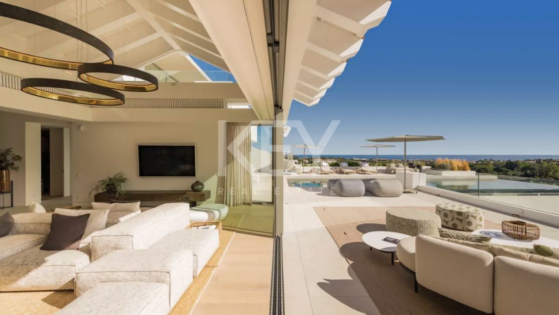 Villa de lujo con vistas panorámicas y comodidades exclusivas en Los Flamingos, Marbella