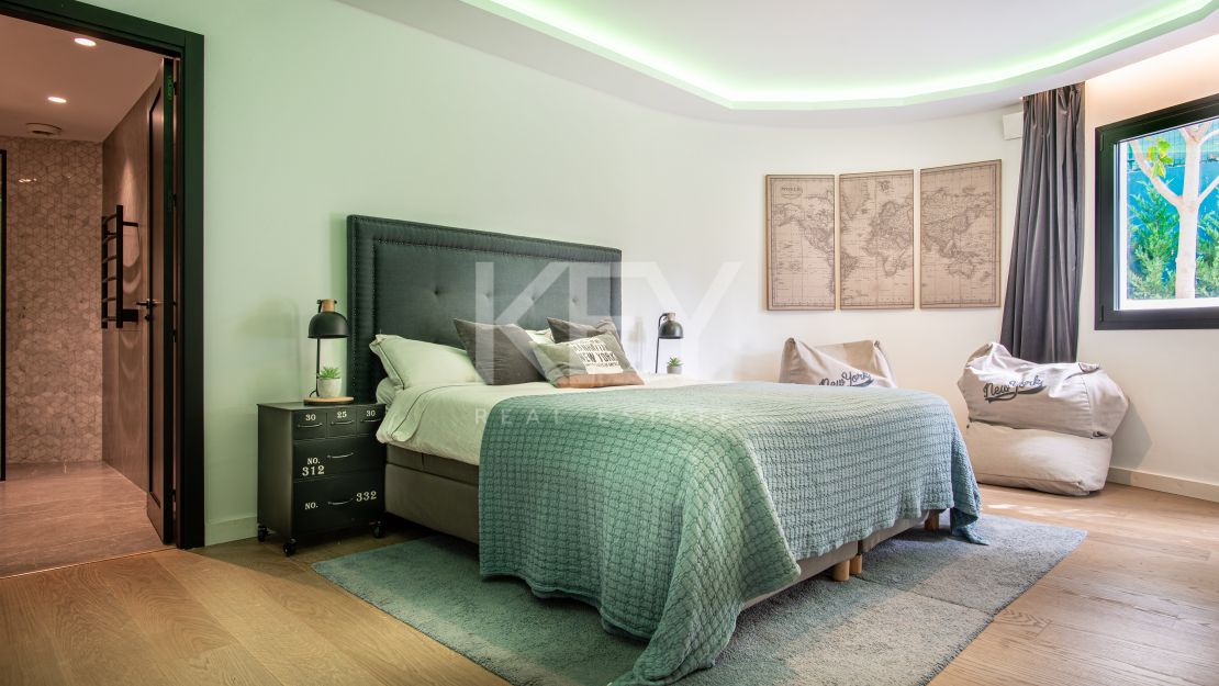 Modern villa with panoramic views in La Quinta, Benahavís