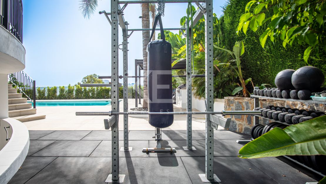 Modern villa with panoramic views in La Quinta, Benahavís