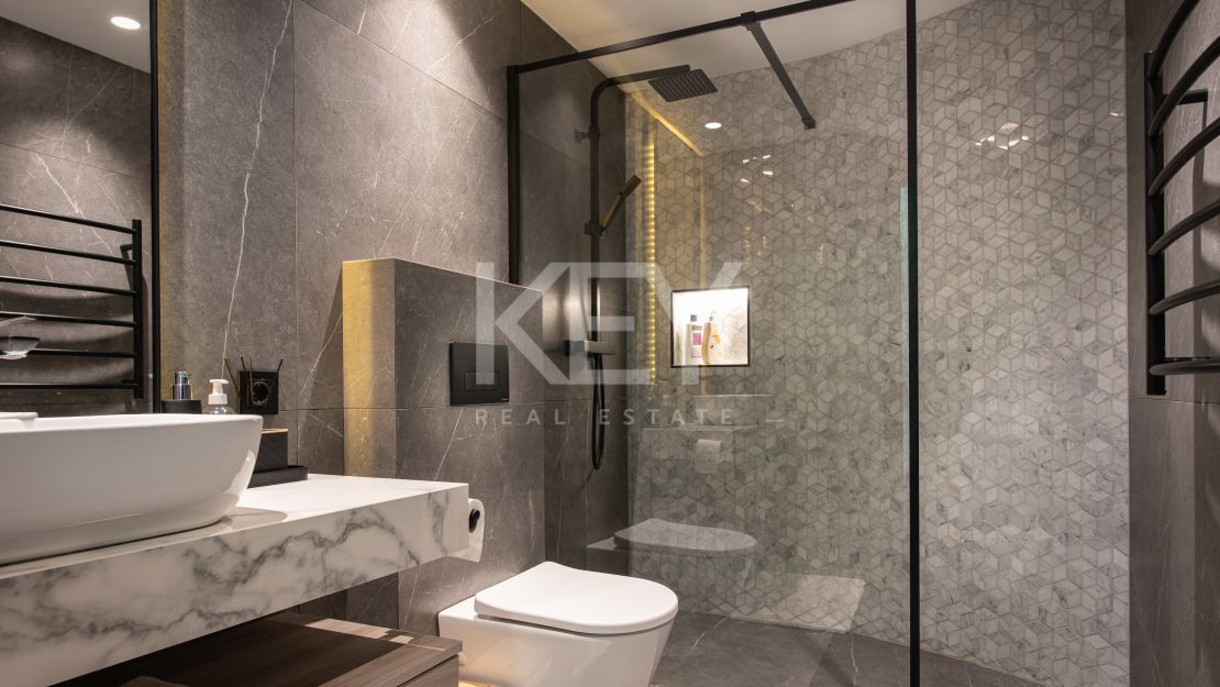 Modern villa with panoramic views in La Quinta, Benahavís