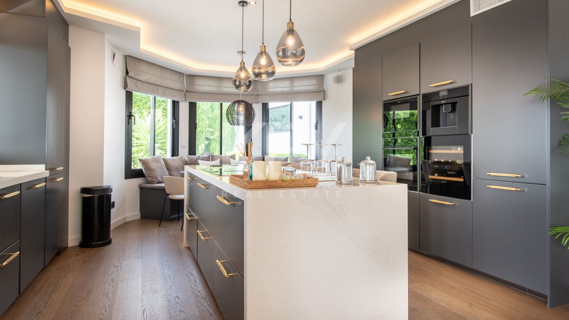 Modern villa with panoramic views in La Quinta, Benahavís