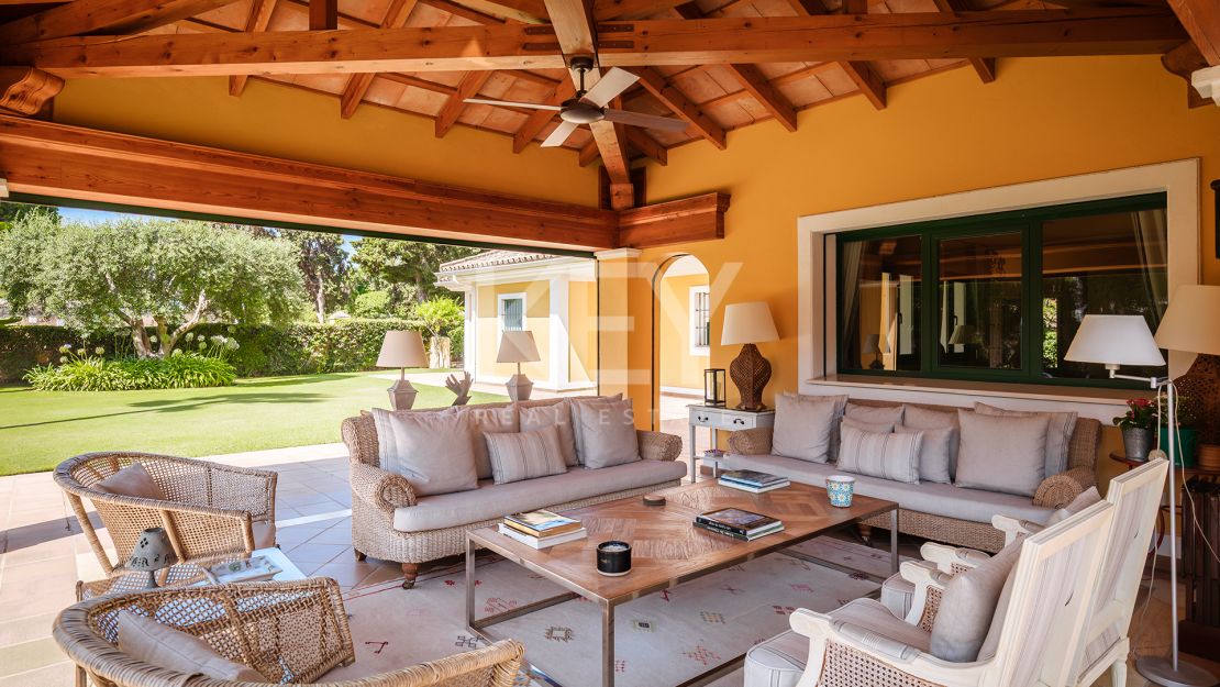 villa para alquiler de larga temporada de 6 dormitorios en Guadalmina baja
