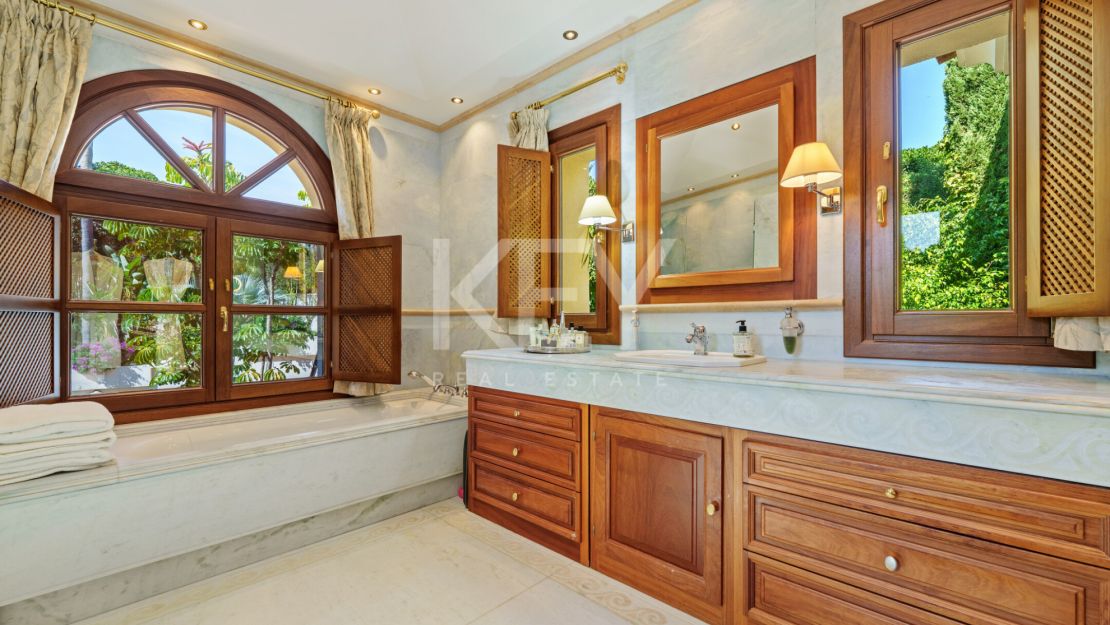 Elegant Andalusian Villa in Las Lomas del Marbella Club