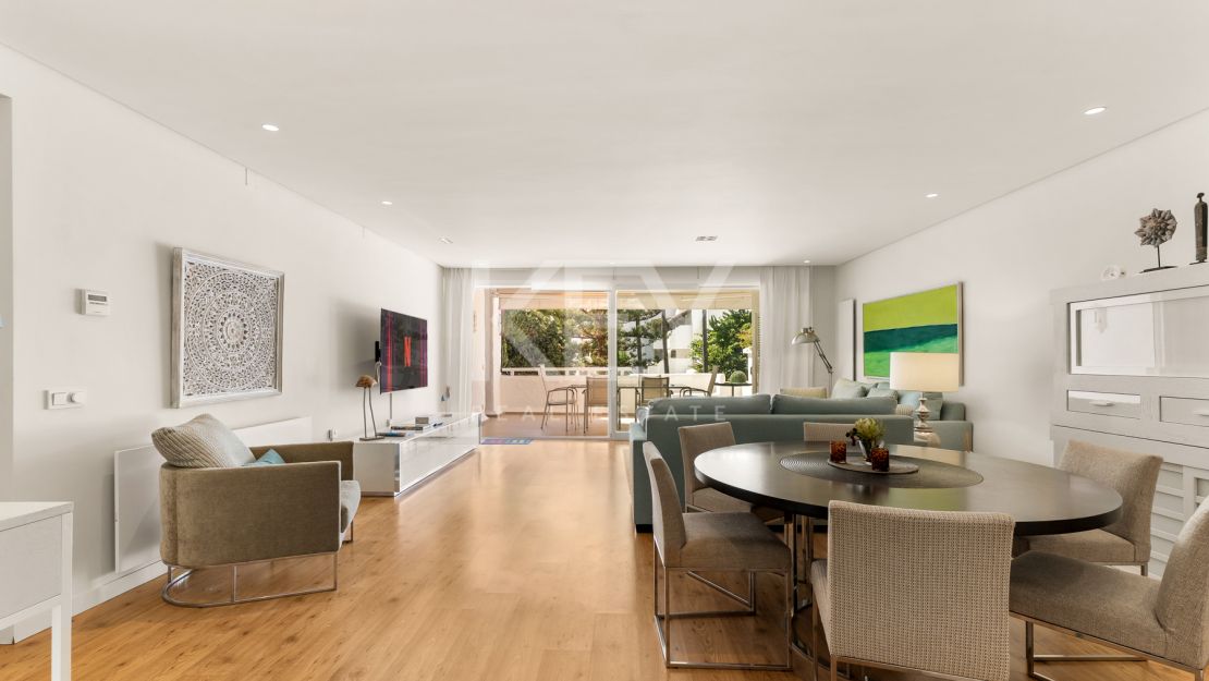 Elegante apartamento de 2 dormitorios con vistas al mar en Alhambra del Mar – Milla de Oro, Marbella