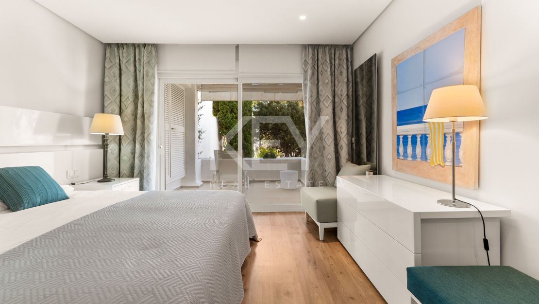 Elegante apartamento de 2 dormitorios con vistas al mar en Alhambra del Mar – Milla de Oro, Marbella