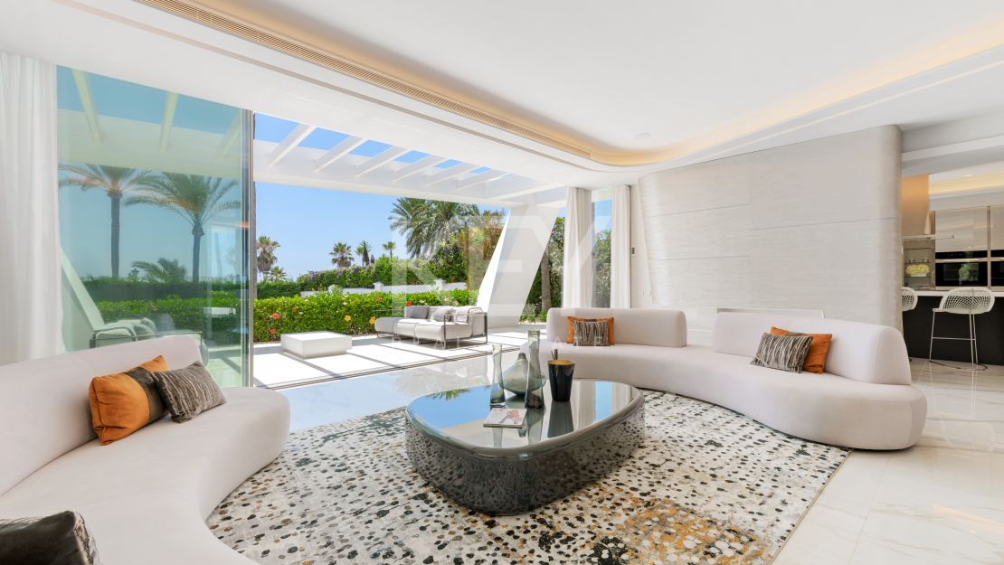 Modern beachfront villa with panoramic sea views in Los Monteros Playa