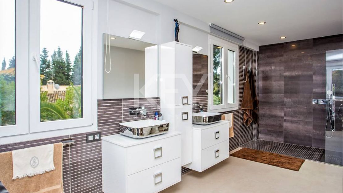 Villa Ashby: Moderna Villa de Alquiler y Venta Vacacional en San Pedro