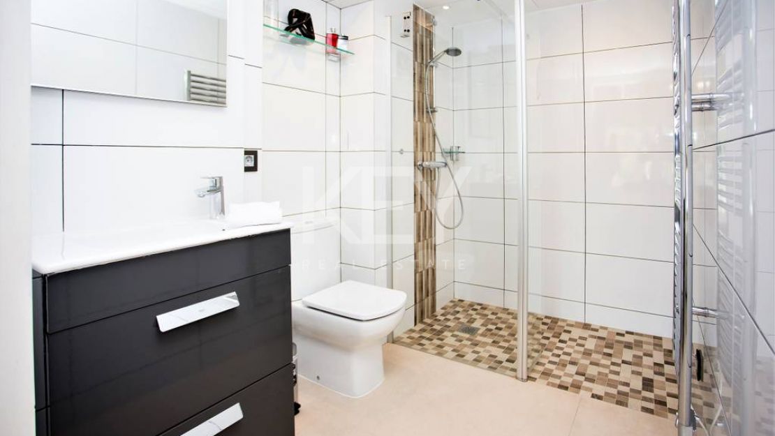 Villa Ashby: Moderna Villa de Alquiler y Venta Vacacional en San Pedro
