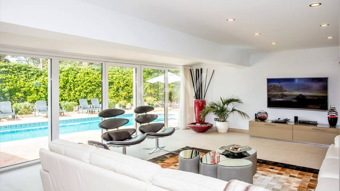 Villa Ashby: Moderna Villa de Alquiler y Venta Vacacional en San Pedro