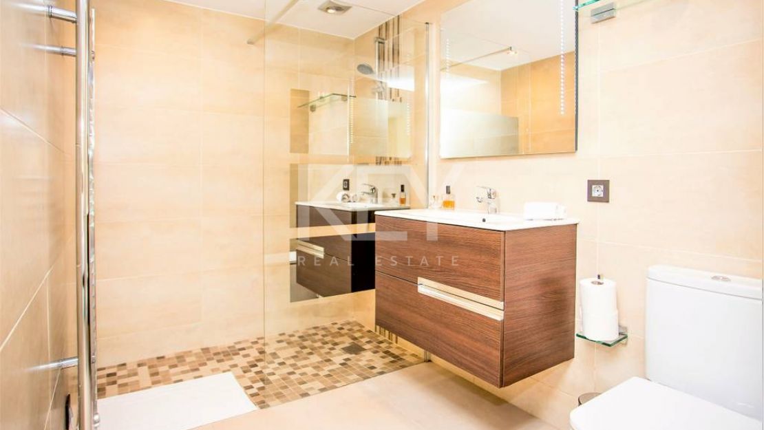 Villa Ashby: Moderna Villa de Alquiler y Venta Vacacional en San Pedro