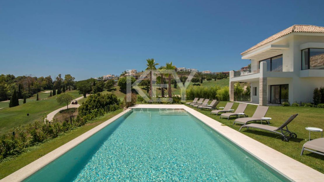 Villa Delight: A Luxurious Retreat in Benahavis - Short-Term Rental