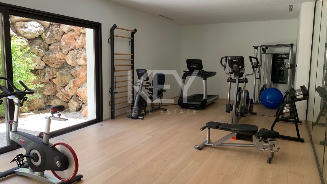 Villa Delight: A Luxurious Retreat in Benahavis - Short-Term Rental