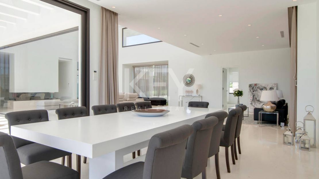 Villa Delight: A Luxurious Retreat in Benahavis - Short-Term Rental
