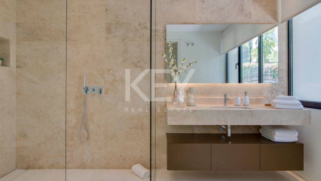 Villa Delight: A Luxurious Retreat in Benahavis - Short-Term Rental