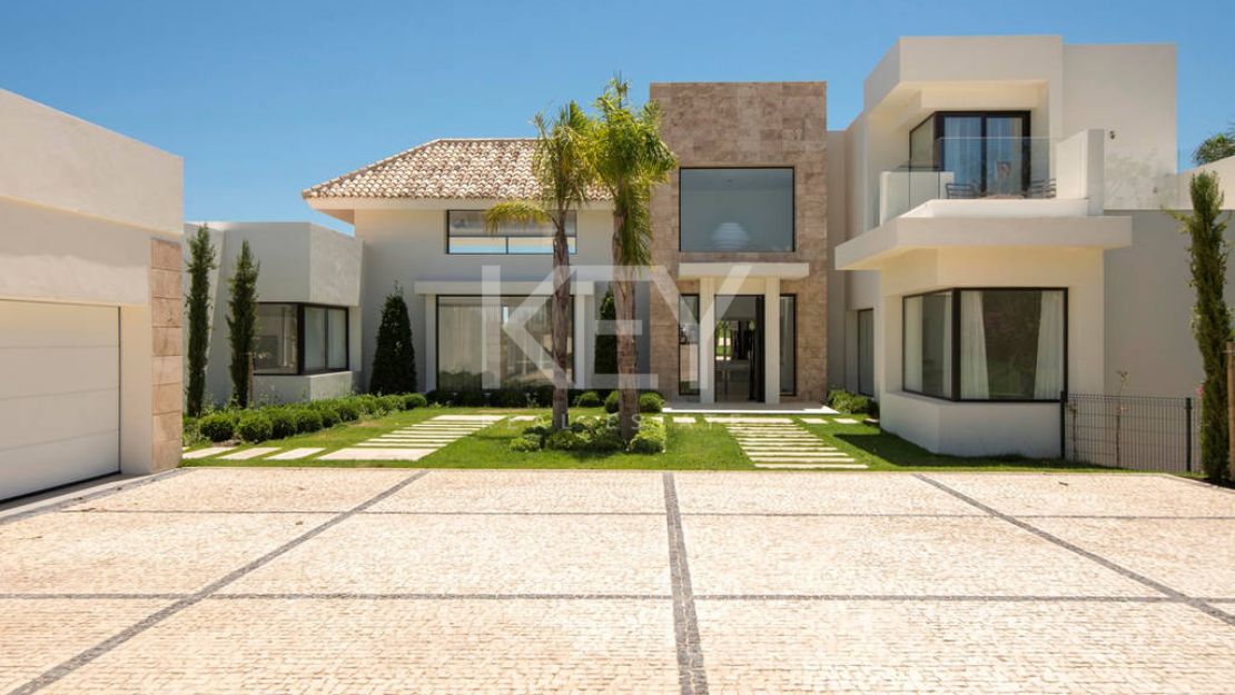 Villa Delight: A Luxurious Retreat in Benahavis - Short-Term Rental